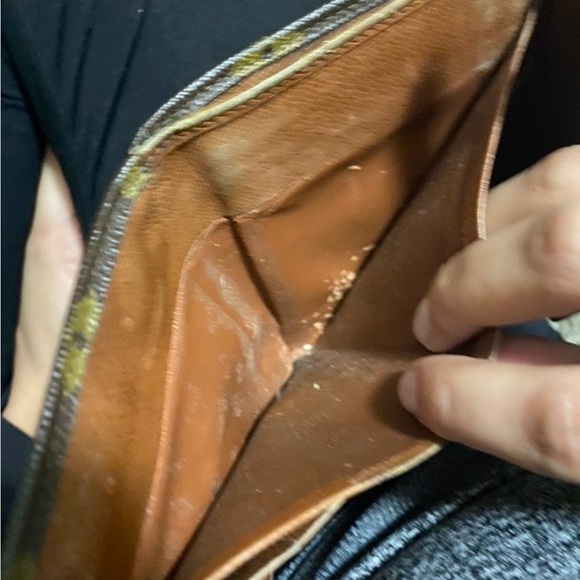 LV wallet - Picture 4 of 5